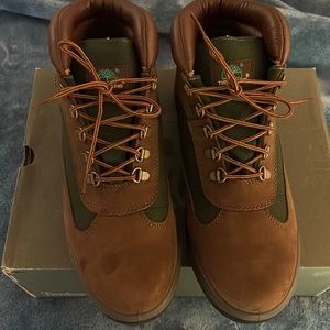Beef & Broccoli size 11.5!